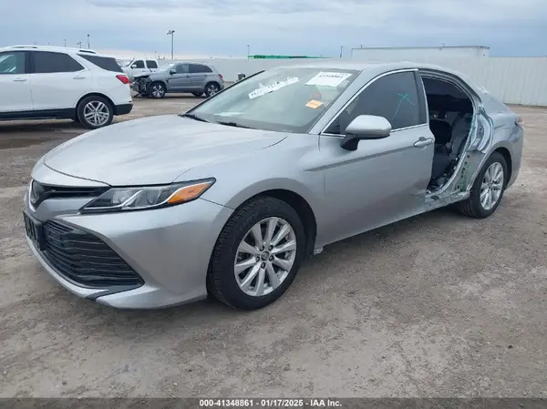 4T1B11HK3KU769178 2019 TOYOTA CAMRY - Image 2