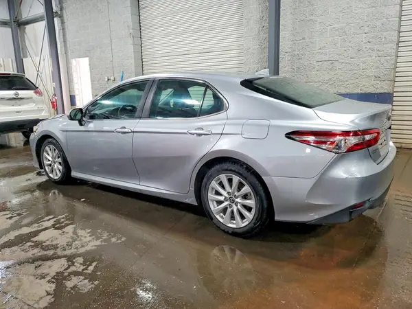 4T1B11HK3KU769214 2019 TOYOTA CAMRY - Image 2