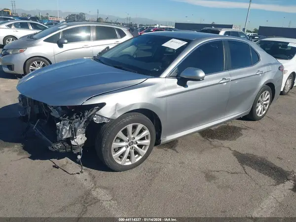 4T1B11HK3KU769987 2019 TOYOTA CAMRY - Image 2