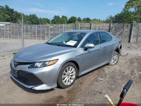 4T1B11HK3KU770508 2019 TOYOTA CAMRY - Image 2