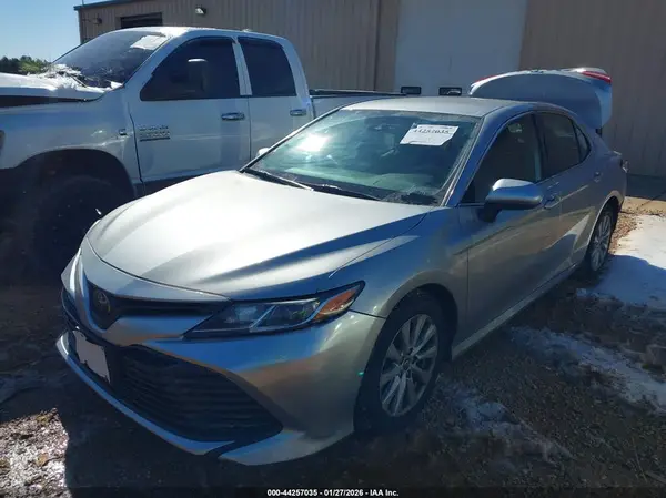 4T1B11HK3KU772422 2019 TOYOTA CAMRY - Image 2