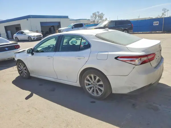 4T1B11HK3KU773182 2019 TOYOTA CAMRY - Image 2