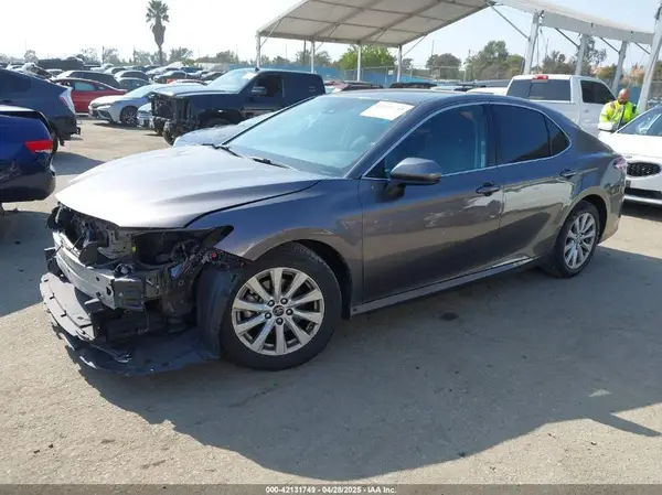 4T1B11HK3KU776759 2019 TOYOTA CAMRY - Image 2