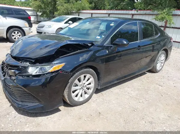 4T1B11HK3KU781024 2019 TOYOTA CAMRY - Image 2