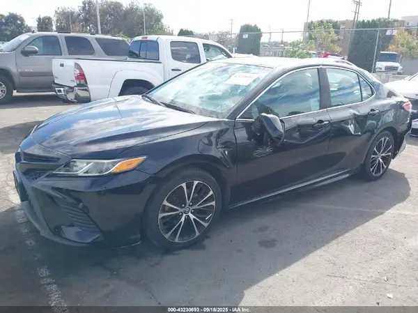 4T1B11HK3KU784697 2019 TOYOTA CAMRY - Image 2