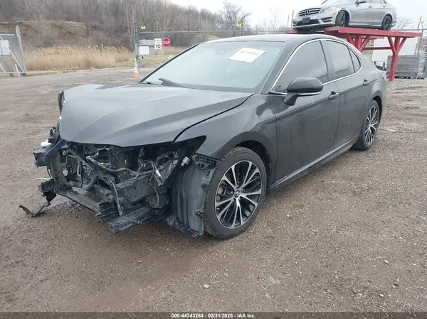 4T1B11HK3KU794551 2019 TOYOTA CAMRY - Image 2