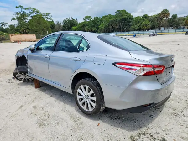 4T1B11HK3KU795201 2019 TOYOTA CAMRY - Image 2