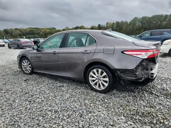 4T1B11HK3KU795912 2019 TOYOTA CAMRY - Image 2