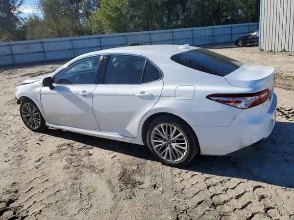 4T1B11HK3KU800381 2019 TOYOTA CAMRY - Image 2