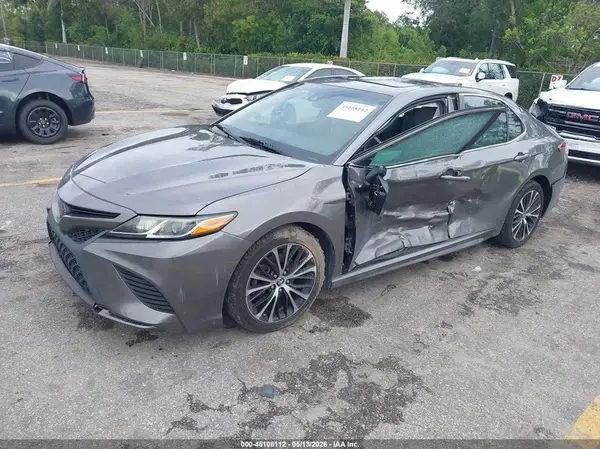 4T1B11HK3KU801451 2019 TOYOTA CAMRY - Image 2