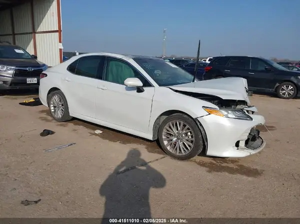 4T1B11HK3KU802387 2019 TOYOTA CAMRY - Image 1