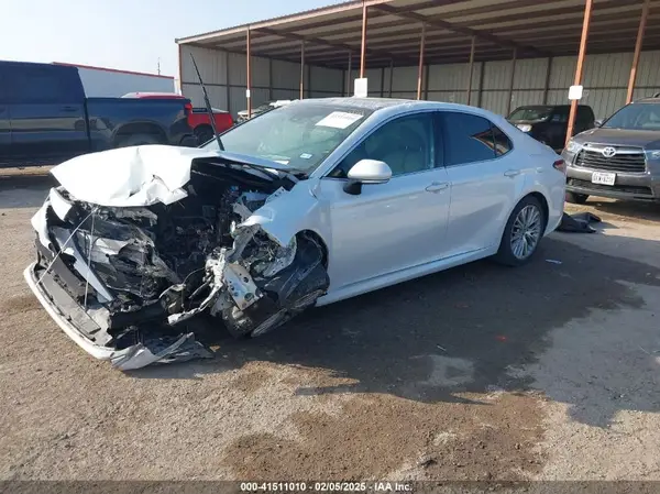 4T1B11HK3KU802387 2019 TOYOTA CAMRY - Image 2