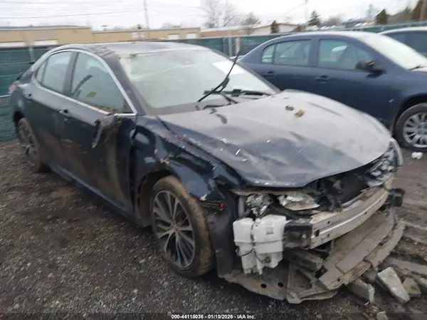 4T1B11HK3KU803281 2019 TOYOTA CAMRY - Image 1