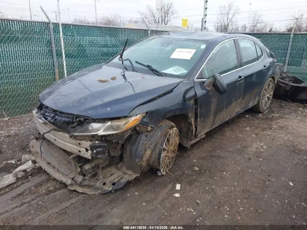 4T1B11HK3KU803281 2019 TOYOTA CAMRY - Image 2