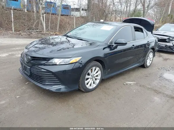 4T1B11HK3KU805435 2019 TOYOTA CAMRY - Image 2