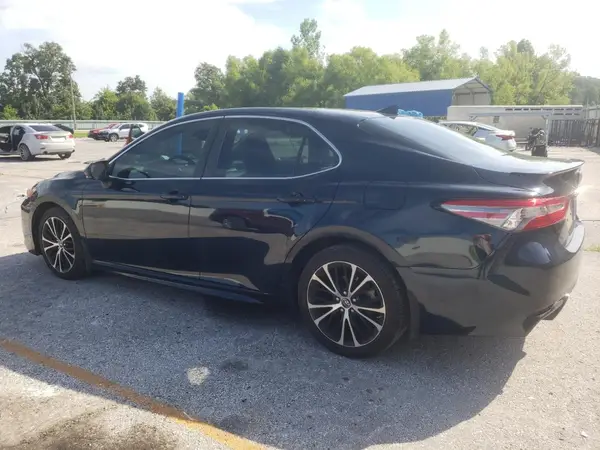 4T1B11HK3KU805774 2019 TOYOTA CAMRY - Image 2