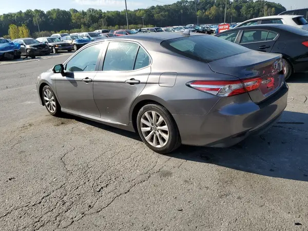 4T1B11HK3KU809193 2019 TOYOTA CAMRY - Image 2