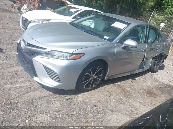 4T1B11HK3KU810411 2019 TOYOTA CAMRY - Image 2