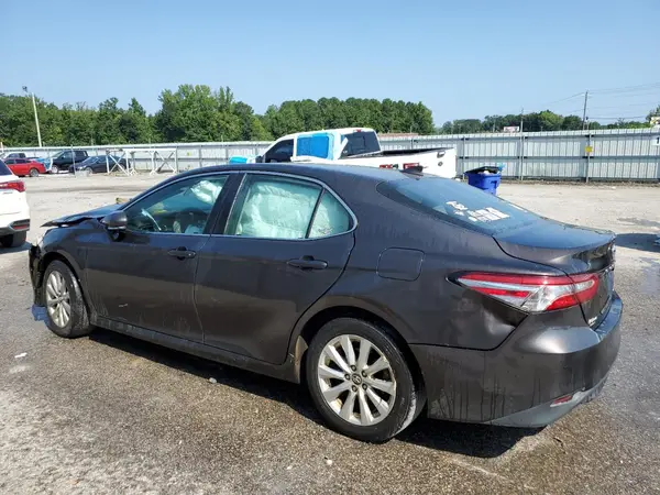 4T1B11HK3KU811879 2019 TOYOTA CAMRY - Image 2