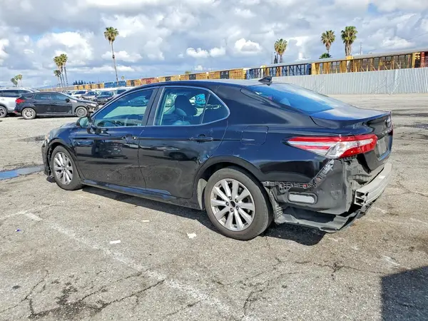 4T1B11HK3KU813891 2019 TOYOTA CAMRY - Image 2