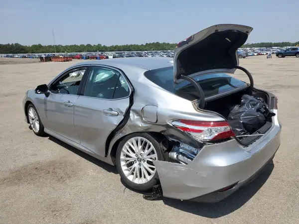 4T1B11HK3KU813938 2019 TOYOTA CAMRY - Image 2