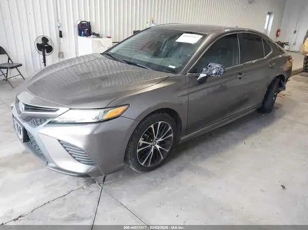 4T1B11HK3KU814071 2019 TOYOTA CAMRY - Image 2
