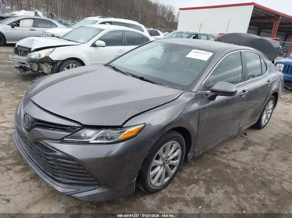 4T1B11HK3KU814829 2019 TOYOTA CAMRY - Image 2