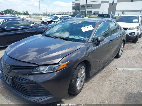4T1B11HK3KU820274 2019 TOYOTA CAMRY - Image 2