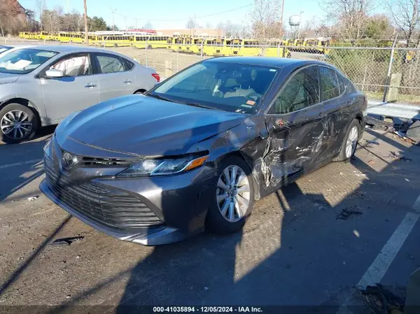 4T1B11HK3KU820677 2019 TOYOTA CAMRY - Image 2