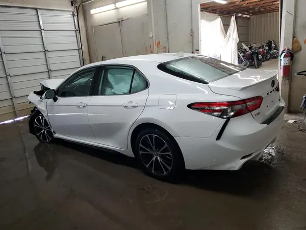 4T1B11HK3KU820775 2019 TOYOTA CAMRY - Image 2