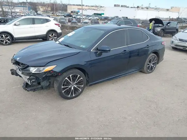 4T1B11HK3KU832442 2019 TOYOTA CAMRY - Image 2