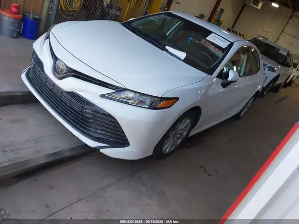 4T1B11HK3KU833090 2019 TOYOTA CAMRY - Image 2