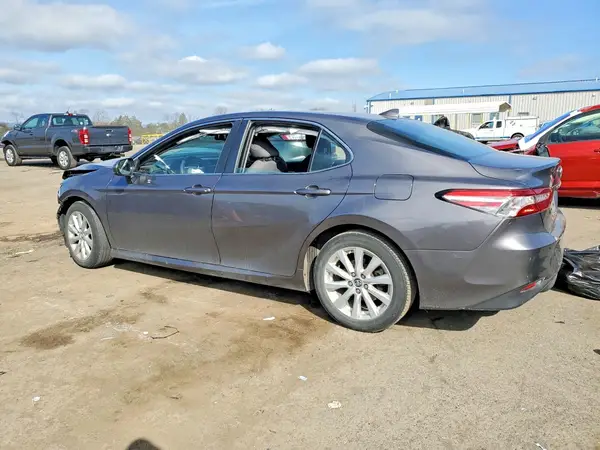 4T1B11HK3KU833154 2019 TOYOTA CAMRY - Image 2