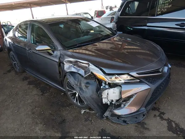 4T1B11HK3KU840623 2019 TOYOTA CAMRY - Image 1