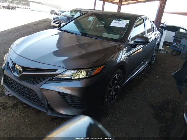 4T1B11HK3KU840623 2019 TOYOTA CAMRY - Image 2
