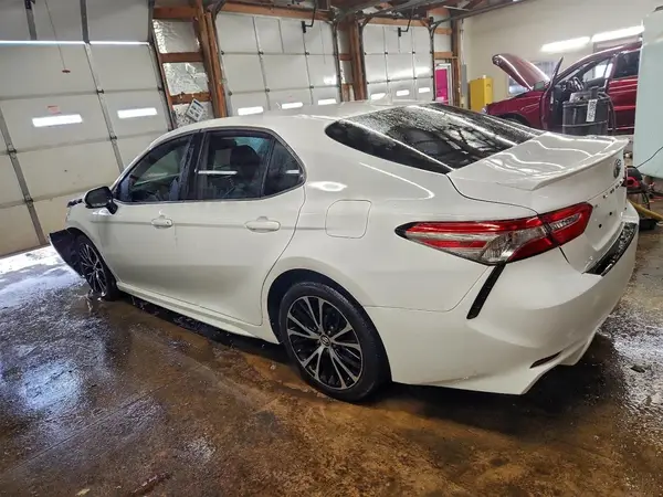4T1B11HK3KU841237 2019 TOYOTA CAMRY - Image 2