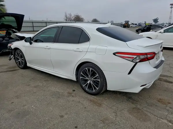 4T1B11HK3KU843957 2019 TOYOTA CAMRY - Image 2