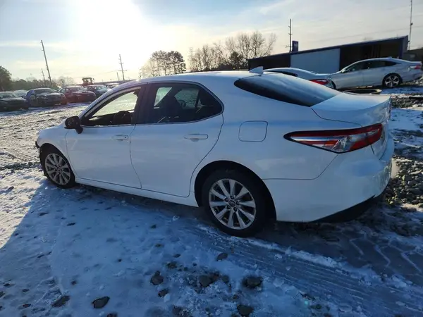 4T1B11HK3KU846888 2019 TOYOTA CAMRY - Image 2