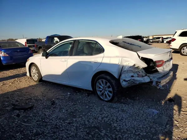 4T1B11HK3KU849953 2019 TOYOTA CAMRY - Image 2