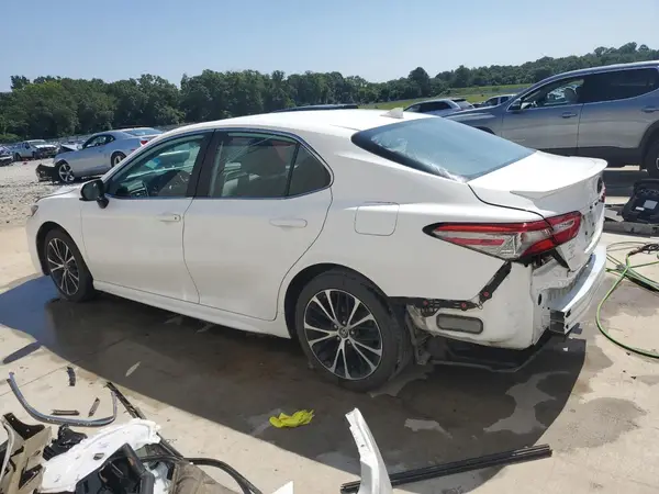 4T1B11HK3KU852206 2019 TOYOTA CAMRY - Image 2