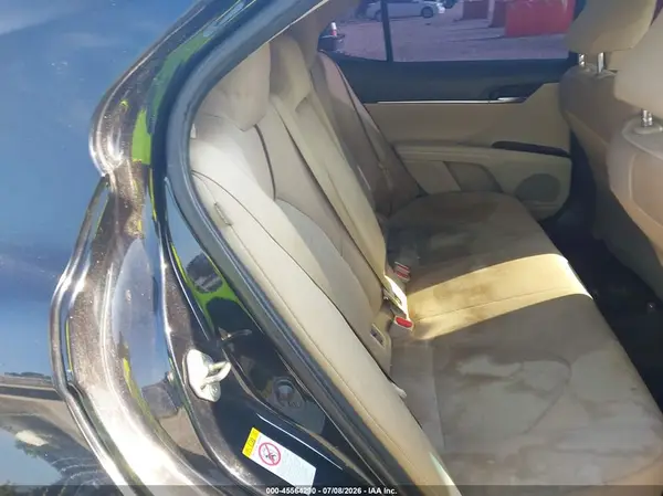 4T1B11HK4JU003930 2018 TOYOTA CAMRY - Image 8