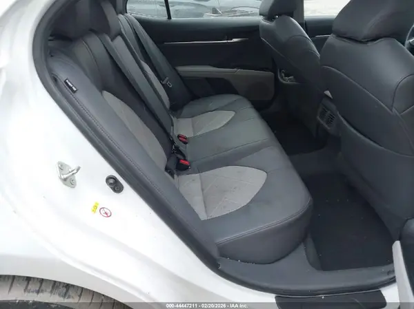 4T1B11HK4JU005886 2018 TOYOTA CAMRY - Image 8