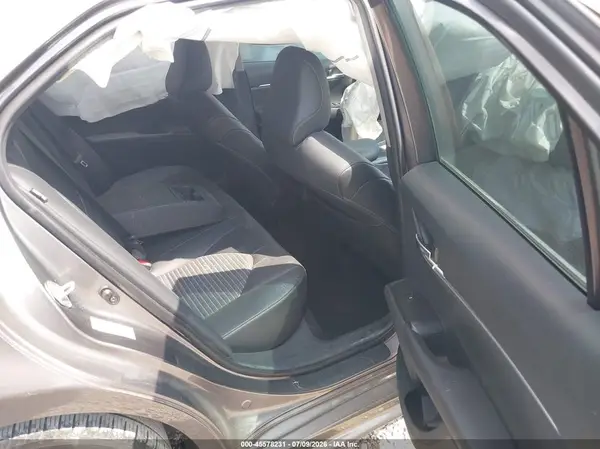 4T1B11HK4JU011218 2018 TOYOTA CAMRY - Image 8
