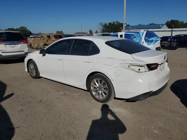 4T1B11HK4JU015916 2018 TOYOTA CAMRY - Image 2