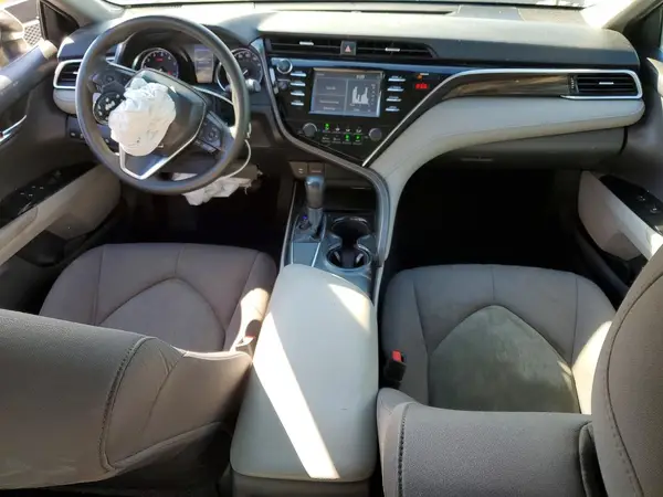 4T1B11HK4JU019142 2018 TOYOTA CAMRY - Image 8