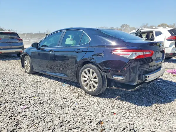 4T1B11HK4JU019576 2018 TOYOTA CAMRY - Image 2
