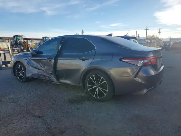 4T1B11HK4JU019948 2018 TOYOTA CAMRY - Image 2
