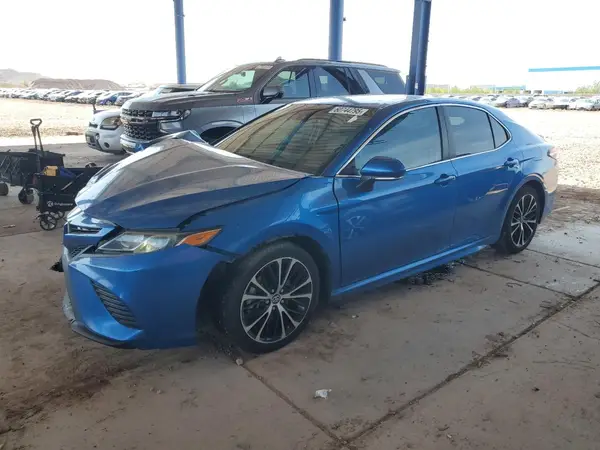 4T1B11HK4JU020453 2018 TOYOTA CAMRY - Image 1