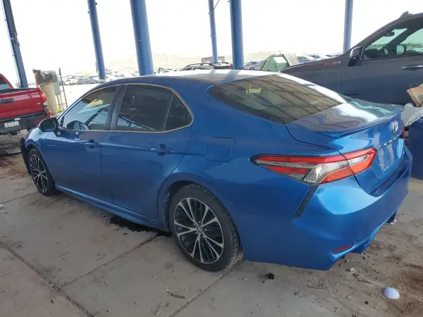 4T1B11HK4JU020453 2018 TOYOTA CAMRY - Image 2