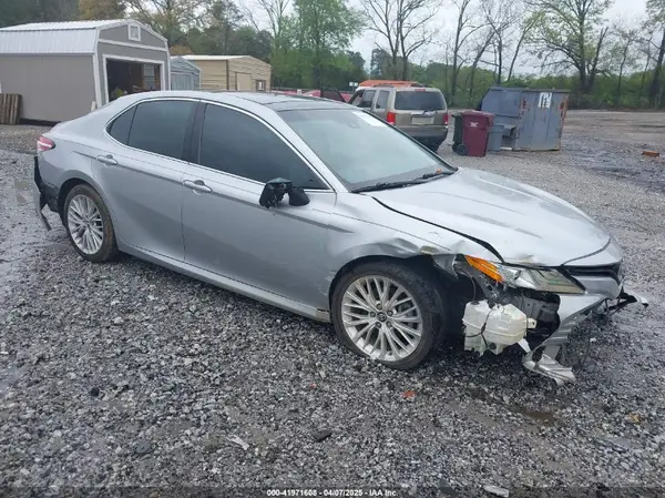 4T1B11HK4JU024843 2018 TOYOTA CAMRY - Image 1
